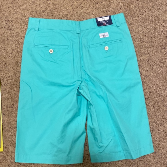Vineyard Vines Shorts boys shorts, size 16 , waist 28 - Picture 3 of 3